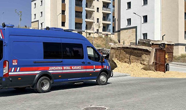 Yokuşta devrilen traktörün sürücüsü yaralandı