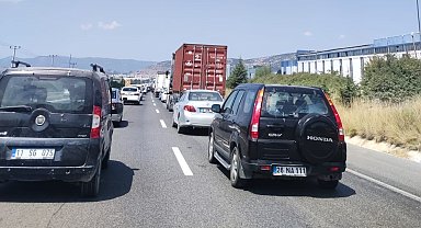 Yol çalışması uzun araç kuyruklarına sebep oldu