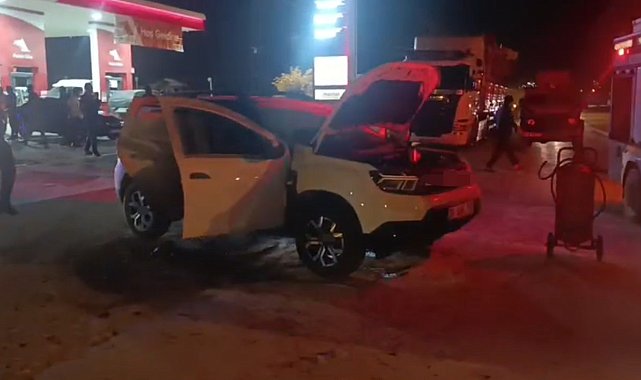 Yüksekova'da seyir halindeki araç alev aldı: Sürücü ve çocukları ölümden döndü