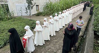 Zeno'da kız hafızlar törenle icazetlerini aldı