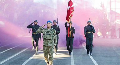8'inci Komando Tugay Komutanlığı'nda sancak ve komuta devir teslim töreni düzenlendi