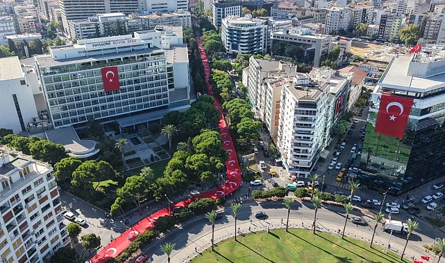 9 Eylül ruhu İzmir sokaklarında