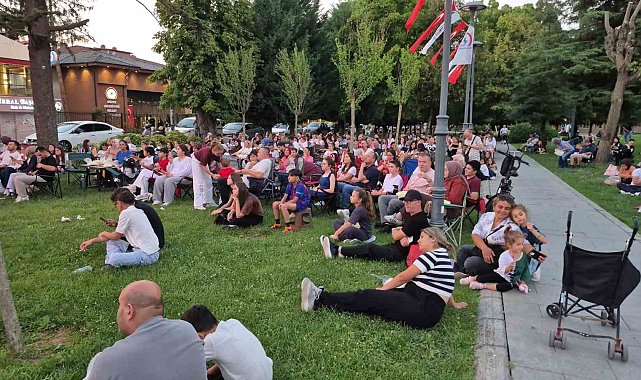 A Milli Kadın Voleybol Takımı'nın, Avrupa şampiyonluğu Düzce'de meydanda izlendi