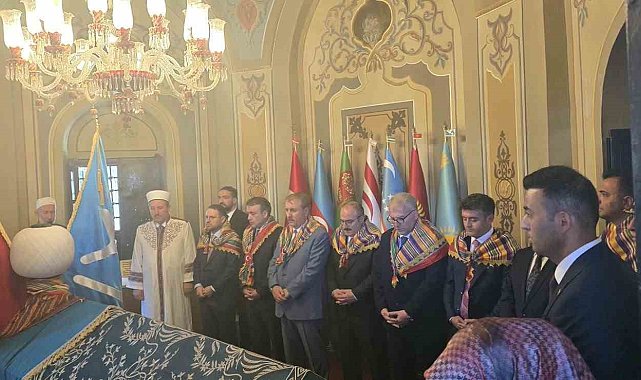 Adalet Bakanı Akın Gürlek, Ertuğrul Gazi Türbesini ziyaret etti