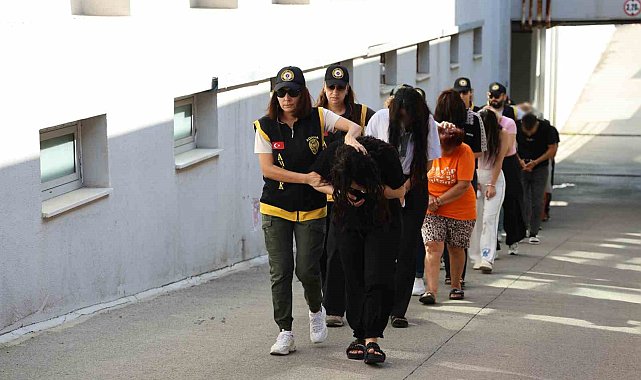 Adana merkezli fuhuş operasyonu: 17 tutuklama