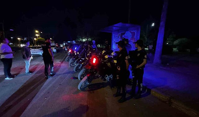 Adana'da "Huzur ve Güven" uygulaması: 64 aranan şahıs yakalandı, 191 araca 1 milyon 139 bin TL ceza