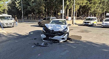 Adıyaman'da 2 otomobil çarpıştı: 1 yaralı