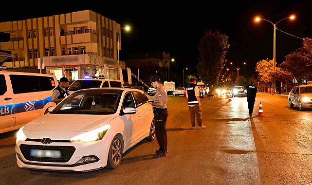 Adıyaman'da asayiş uygulamasında 22 sürücüye 206 bin lira ceza