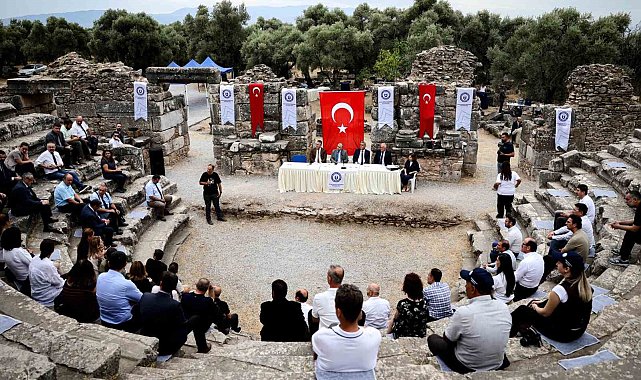 ADÜ Yönetim Kurulu ve Senato Toplantısı Nysa Antik Kenti'nde gerçekleştirildi