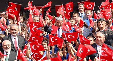 Afyonkarahisar'da 142 bin 535 öğrenci ders başı yaptı