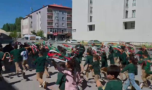 Ağrı'da "Uçurtmalar Vurulmasın, Gökyüzü Çocuklara Kalsın" etkinliği düzenlendi