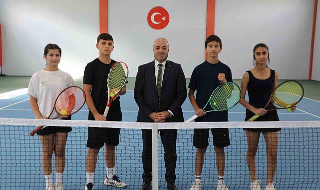 Ağrı'da Türkiye Tenis Ligi Doğu Anadolu Bölgesi Turnuvası başladı