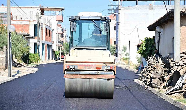 Ahmetli'de yollar sıcak asfaltla buluşuyor