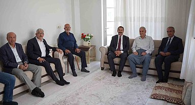 AK Parti'li Yaman, 'Türkiye Yüzyılı Buluşmaları' kapsamında Kahta'da temaslarda bulundu