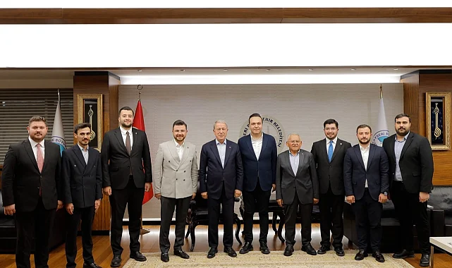 AK Partili gençler Başkan Büyükkılıç'la buluştu