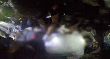 Akaryakıt tankerinde sıkışan iki kişinin kurtarılma anları kamerada