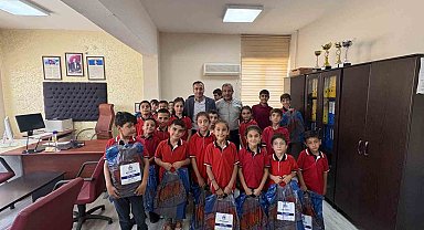 Akçadağ'da 300 öğrenciye çanta ve kırtasiye desteği