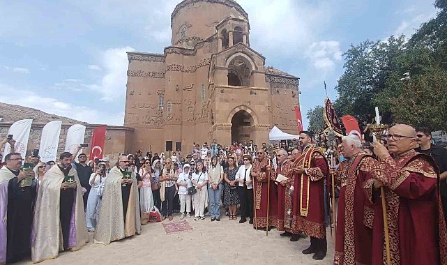 Akdamar Kilisesi'ndeki 14'üncü ayin sona erdi