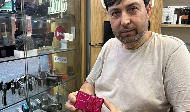 Akıllı telefonların yapaylığından kaçıp kompakt fotoğraf makinelerine yöneldiler