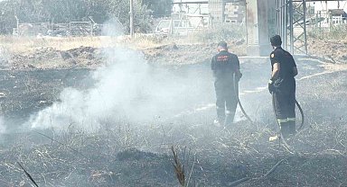 Aksaray'da kurumuş otların tutuşması ile yangın çıktı