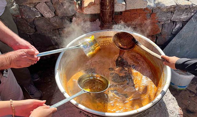 Alanya'da "En Ağır Keçiboynuzu" yarışması renkli anlara sahne oldu