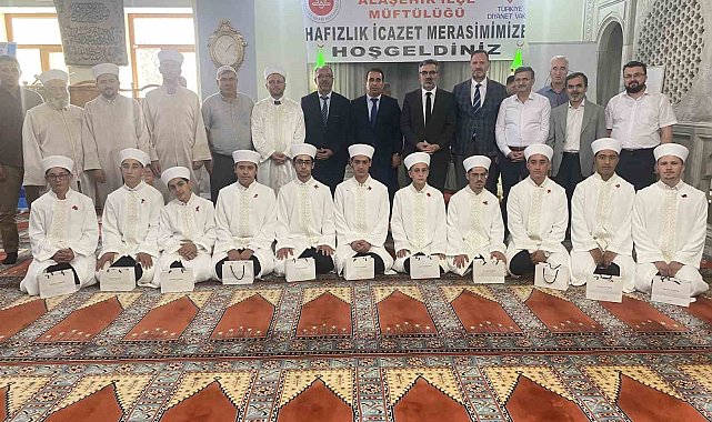 Alaşehir'de 11 öğrenci hafızlık icazeti aldı