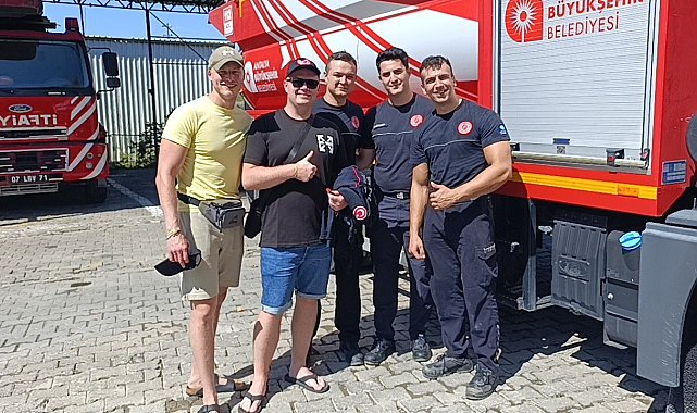 Alman itfaiyeci, Türk meslektaşlarının yanına uğramadan ülkesine dönmüyor
