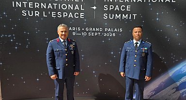 Alper Gezeravcı Paris'te Uluslararası Uzay Zirvesi'nde Türkiye'yi temsil etti
