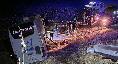Amasya'da yolcu otobüsü şarampole uçtu: 2'si ağır 24 yaralı