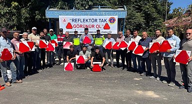 Amasya'da traktör sürücülerine reflektör uyarısı