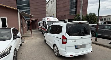 Ambulans girişine park eden sürücü tepkilere neden oldu
