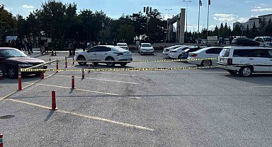Anayasa Mahkemesi önündeki eylemde kendini vurdu