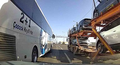 Ani şerit değişikliği faciaya davetiye çıkardı: Kazaya ramak kala
