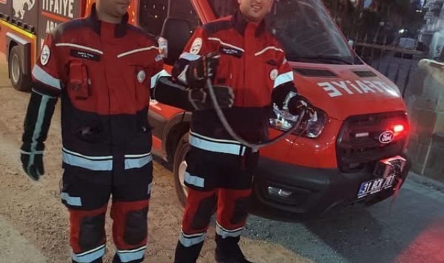 Antakya ve Reyhanlı'da yerleşim yerlerine giren yılanlar yakalandı