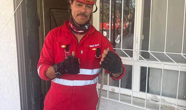 Antakya'da eve giren yılan yakalandı