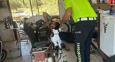 Antakya'da motosiklet tamircileri ve yedek parça satıcılarına denetim