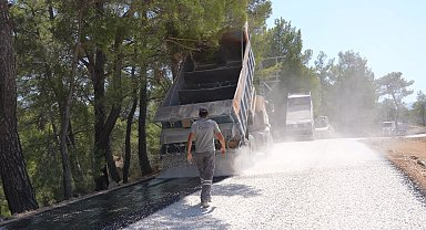 Antalya Kaş'ta 40 yıllık yol yenileniyor