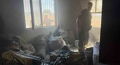Antalya'da gecekondu yangınında 1 kişi dumandan etkilendi