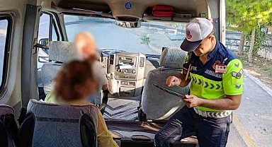 Antalya'da okul servislerine jandarma denetimi: 8 araç trafikten men edildi