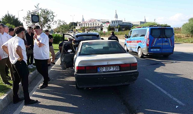 Antalya'da otomobiller çarpıştı: 1 yaralı