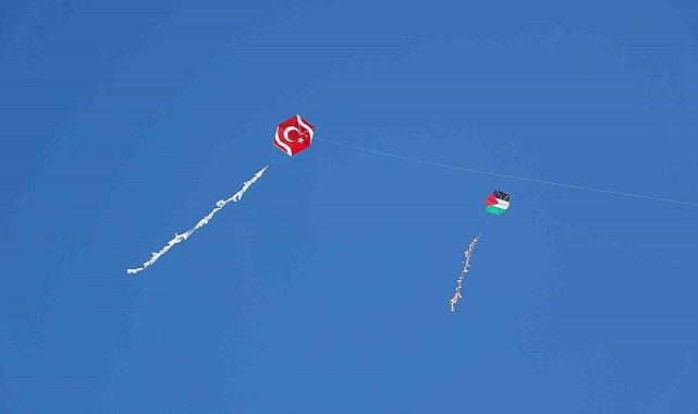 Ardahan'da umut uçurtmaları Gazze için gökyüzünde