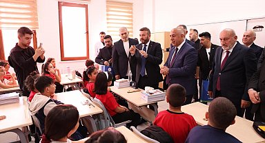 Arnavutköy'de 7 okul bugün eğitime başladı