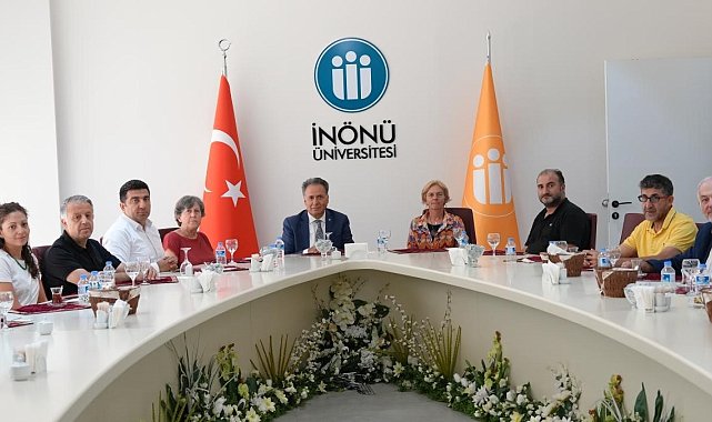 Arslantepe kazı heyeti Rektör Akpolat'ın konuğu oldu