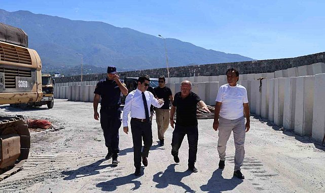 Arsuz'da balıkçı barınağında yenileme çalışmaları sürüyor