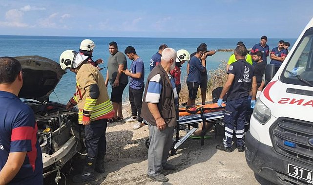 Arsuz'da uçurumdan yuvarlanan otomobilin sürücüsü yaralandı