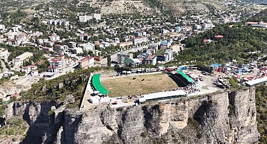 Artvin'de 250 metre yükseklikteki arenada yılın son boğa güreşleri yapıldı