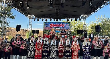 Ayaş Domates Festivali, renkli görüntülerle başladı