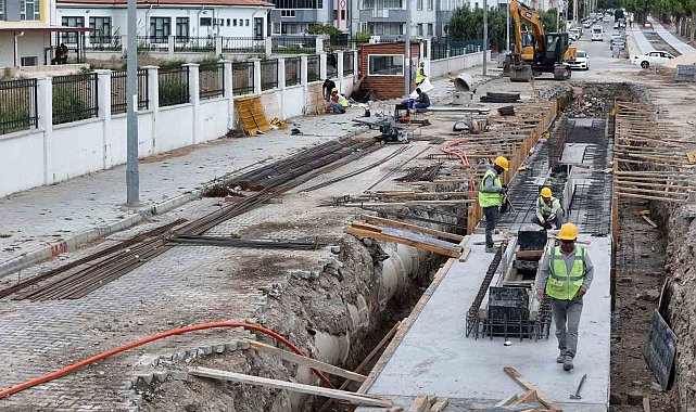 Aydın Büyükşehir'in Söke'de altyapı çalışmaları sürüyor