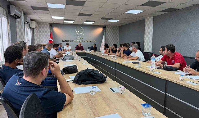 Aydın'da basketbolda yeni sezon hazırlıkları masaya yatırıldı