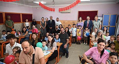 Aydın'da okula ilk adım atan minikler yalnız kalmadı